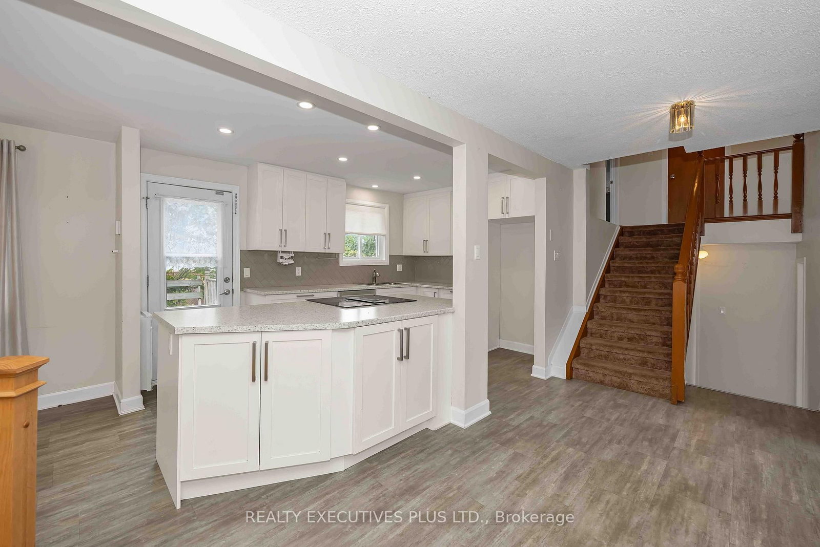 366 Charron Street • Clarence-Rockland, ON photo 8