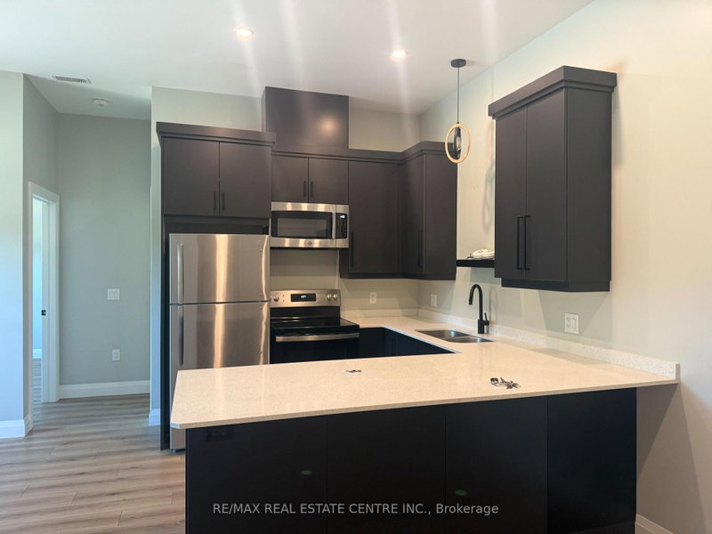 4 - 8 Main Street S