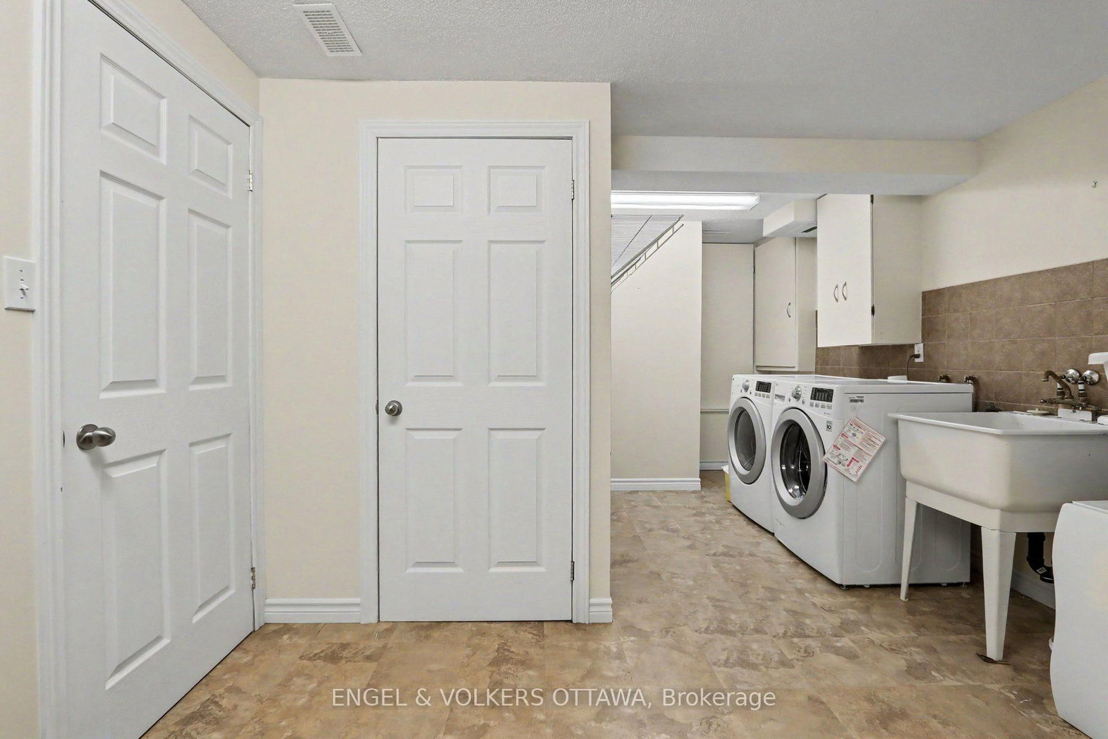 55 Hathaway Drive • Ottawa, ON photo 20