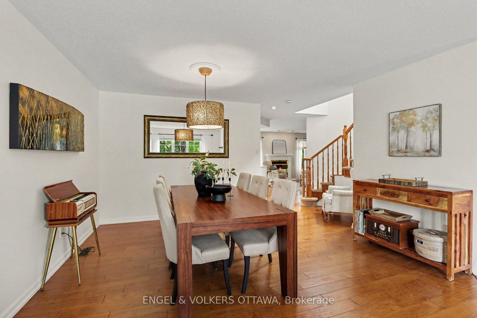 55 Hathaway Drive • Ottawa, ON photo 4