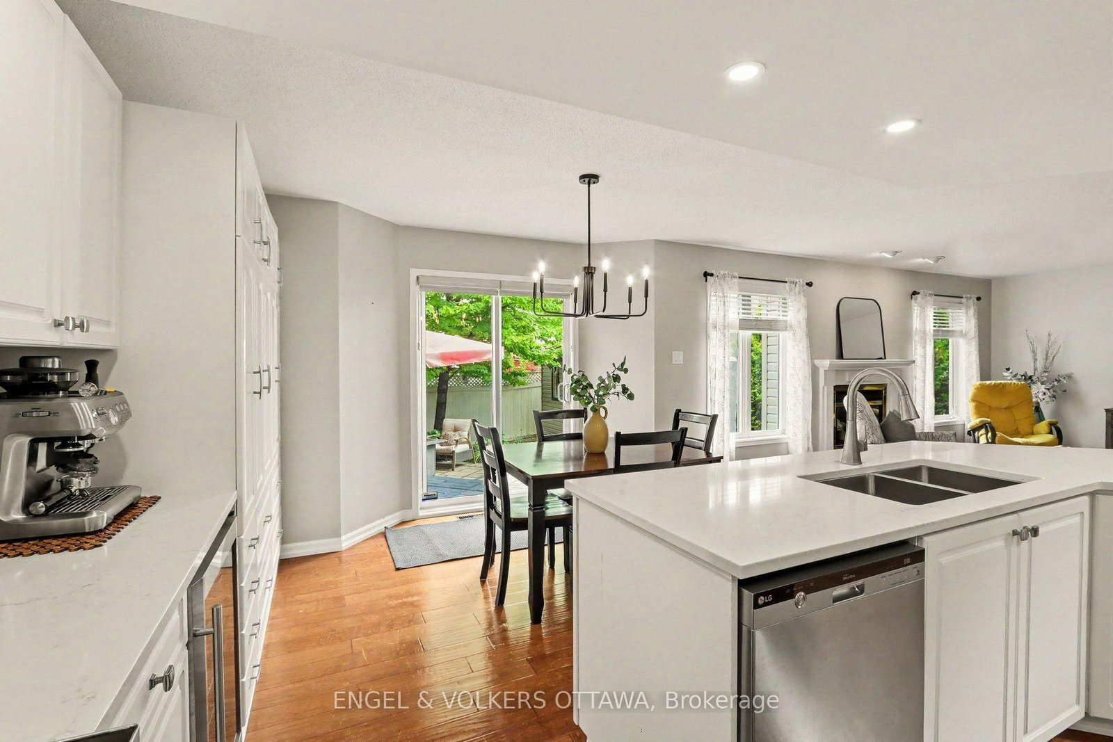 55 Hathaway Drive • Ottawa, ON photo 8