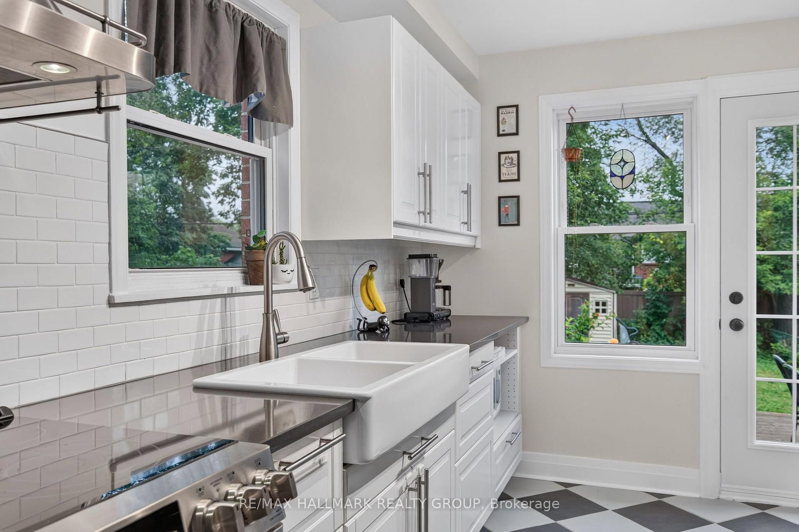 2110 Blossom Drive • Ottawa, ON photo 14
