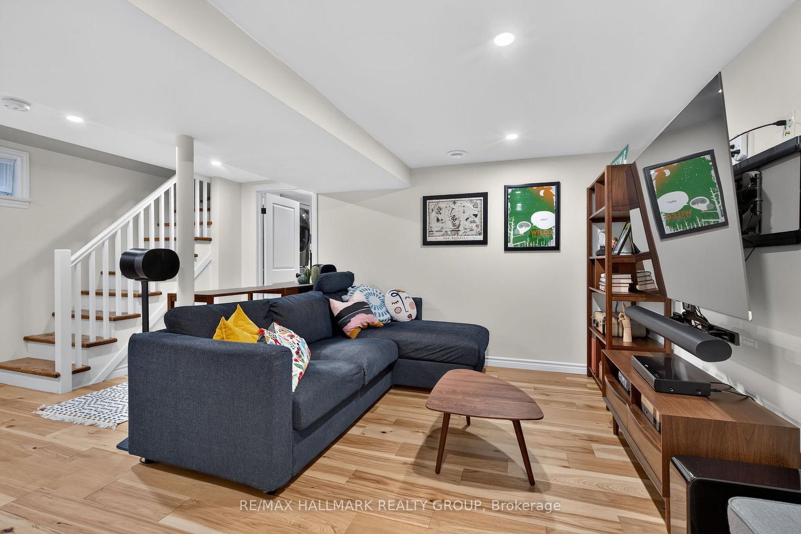2110 Blossom Drive • Ottawa, ON photo 30