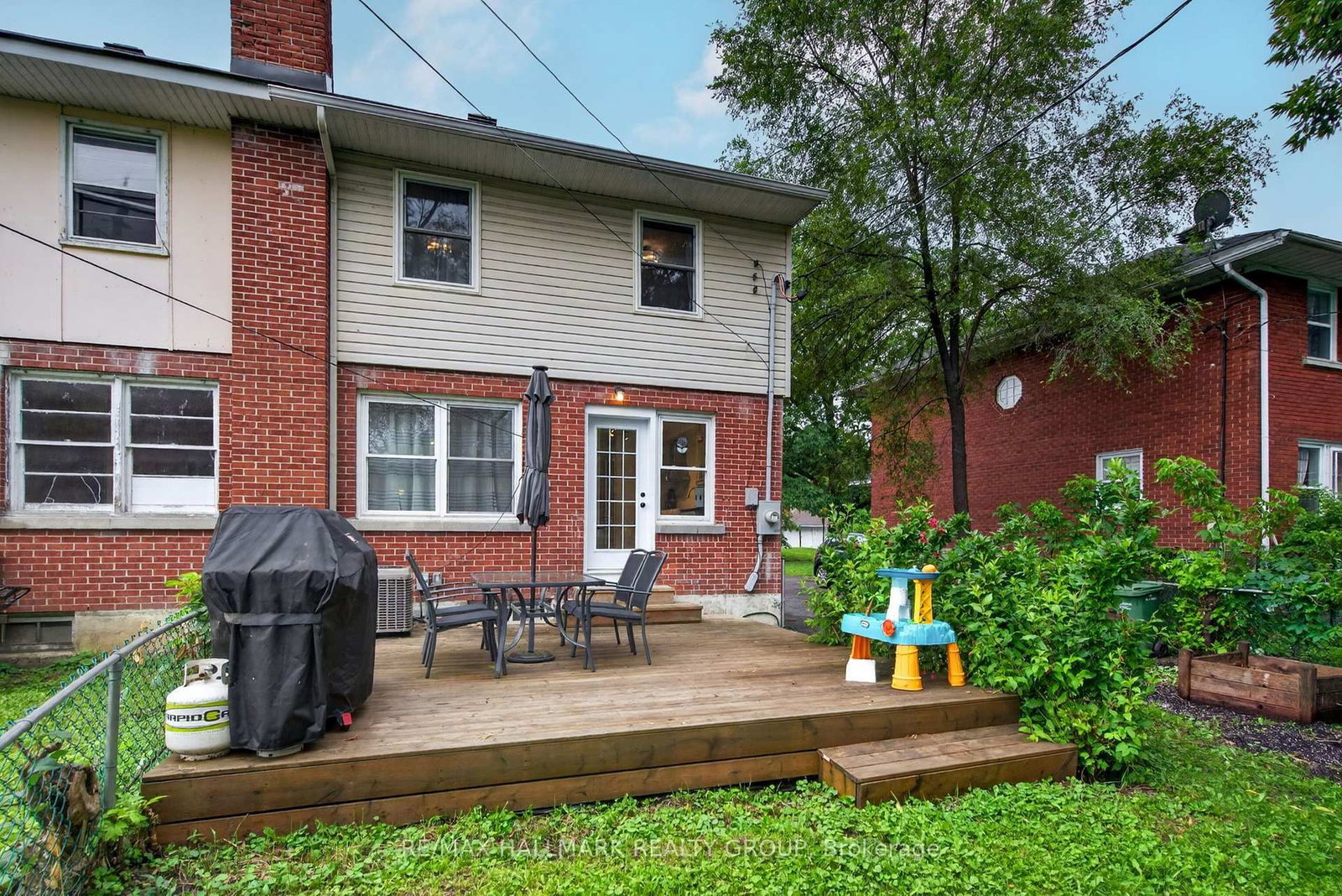 2110 Blossom Drive • Ottawa, ON photo 34