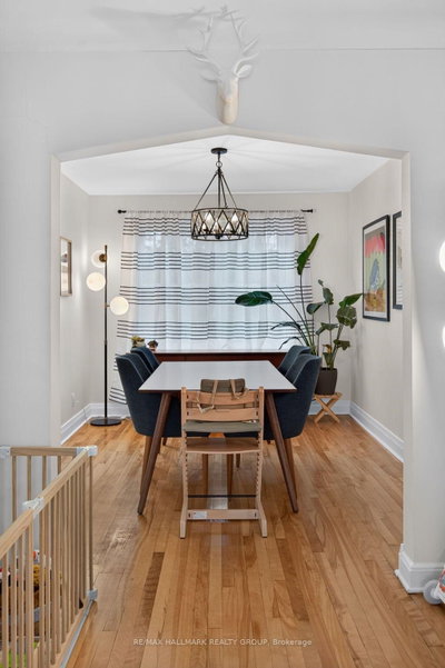 2110 Blossom Drive • Ottawa, ON photo 9