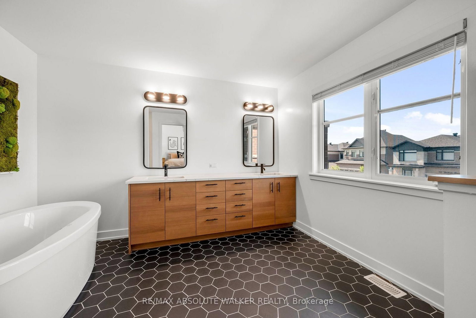104 Heirloom Street • Ottawa, ON photo 20