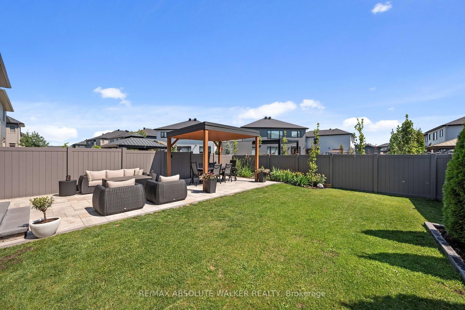 104 Heirloom Street • Ottawa, ON photo 36