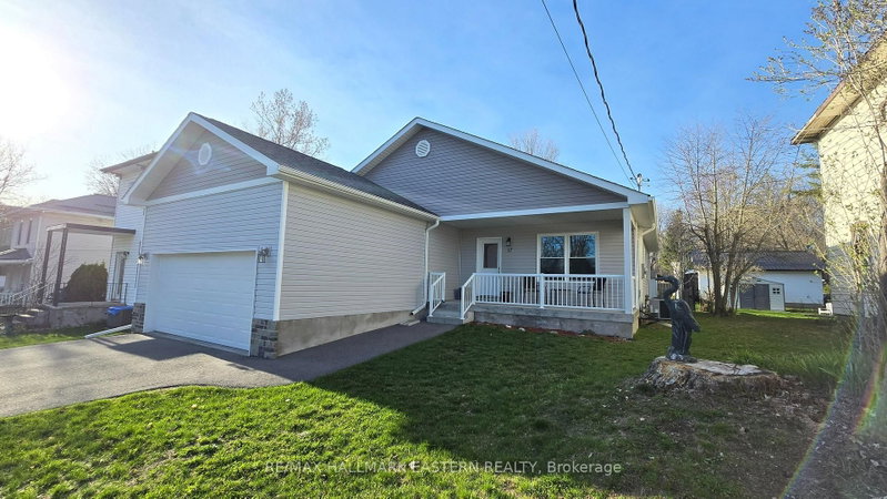 17 Mathison Street E