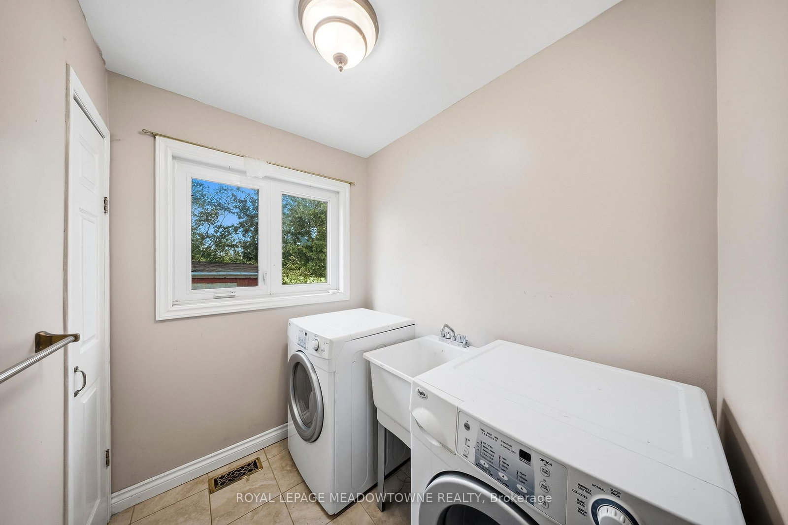 9078 Wellington Rd 124 • Erin, ON photo 23