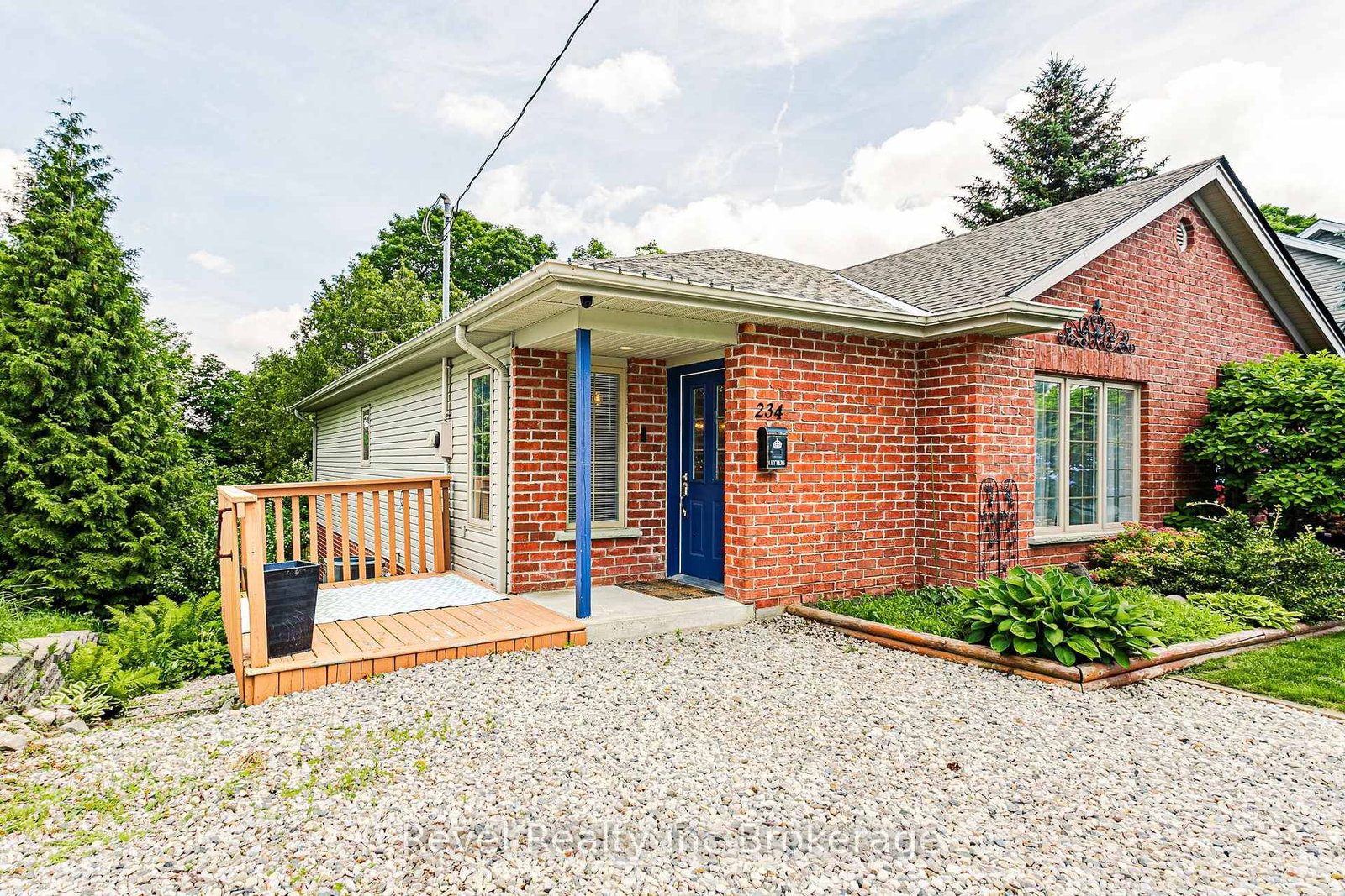 234 Thames Street, Ingersoll, photo 1