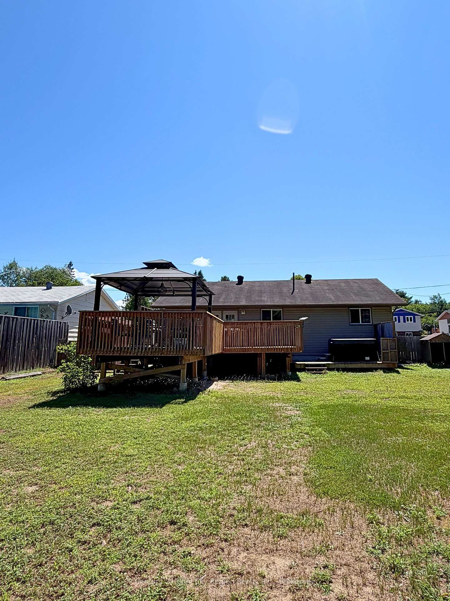 940 Lily Street • Mattawa, ON photo 3