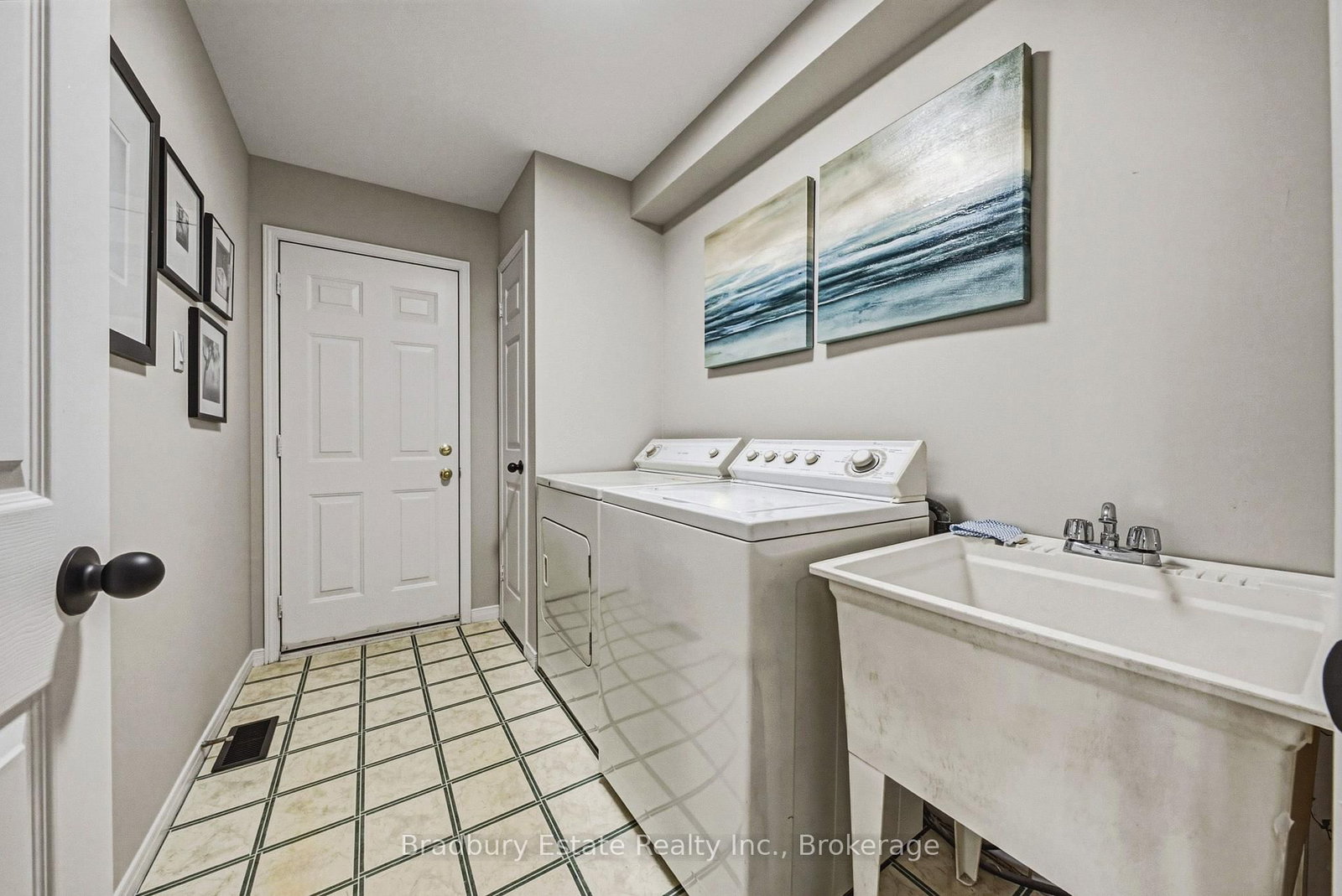 20 Kitty Murray Lane • #23 • Hamilton, ON photo 12
