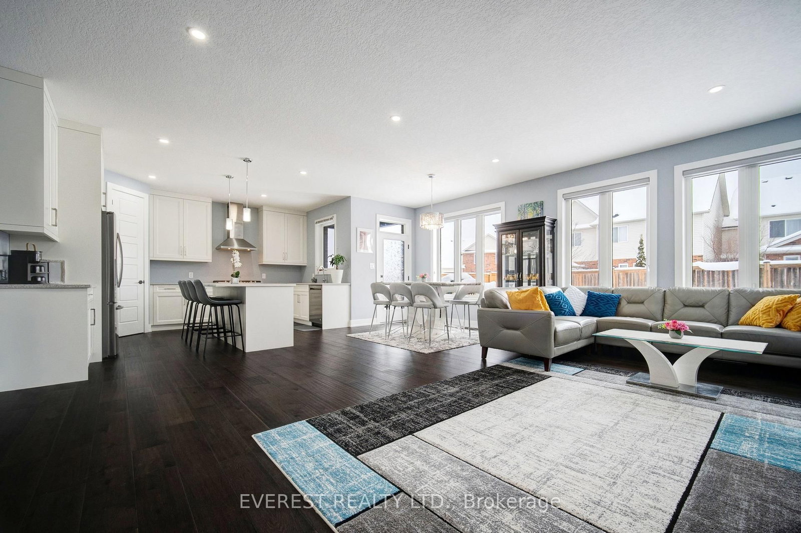 Listing Image 8