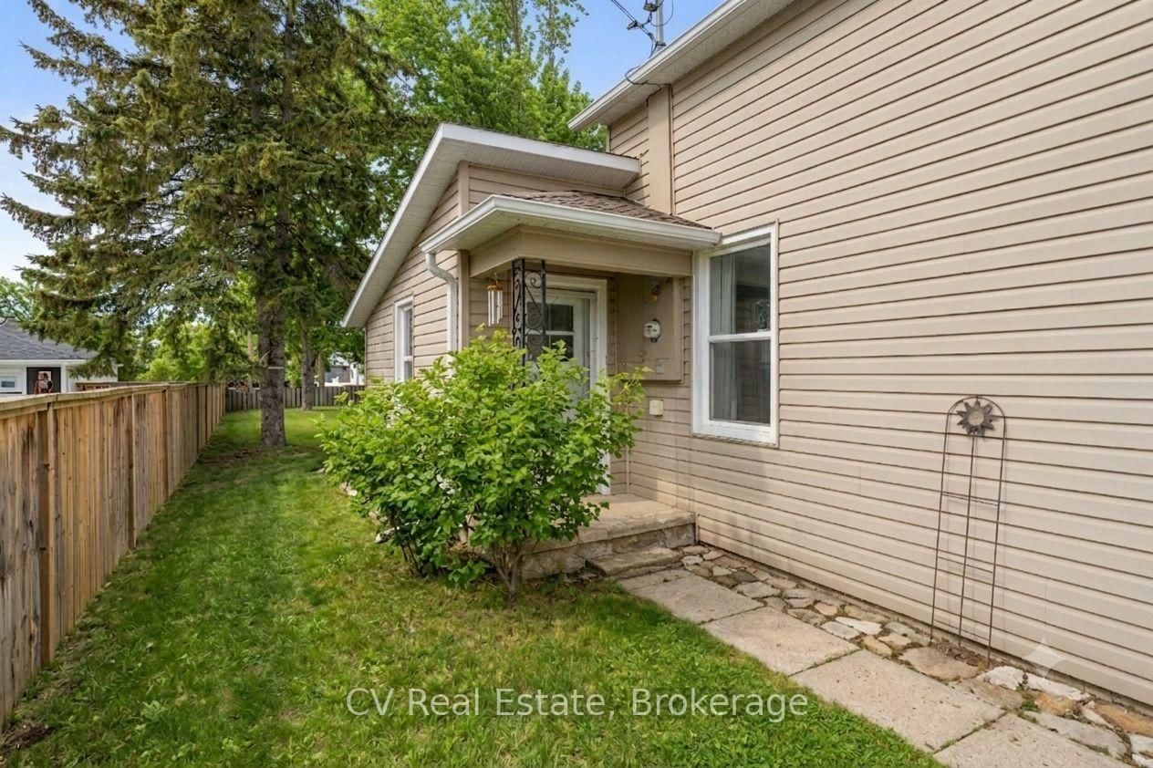 Listing Image 4