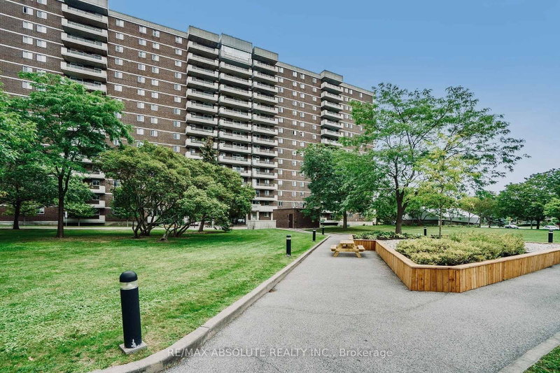 1208 - 1705 Playfair Drive