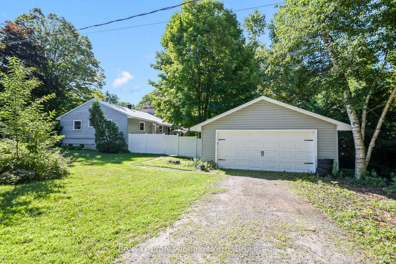 775 MUSKOKA BEACH Road