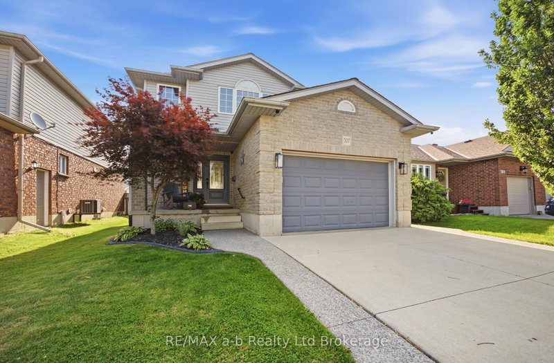 507 HUMMINGBIRD Crescent