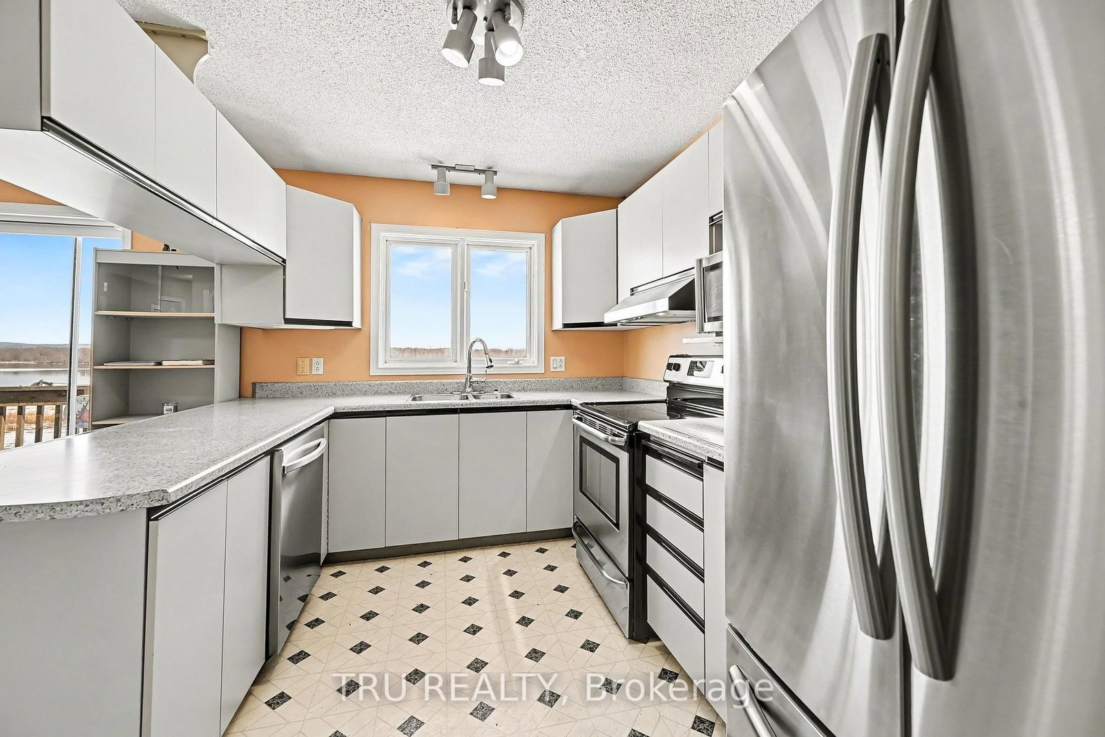 3717 Prudhomme Road • Alfred and Plantagenet, ON photo 11