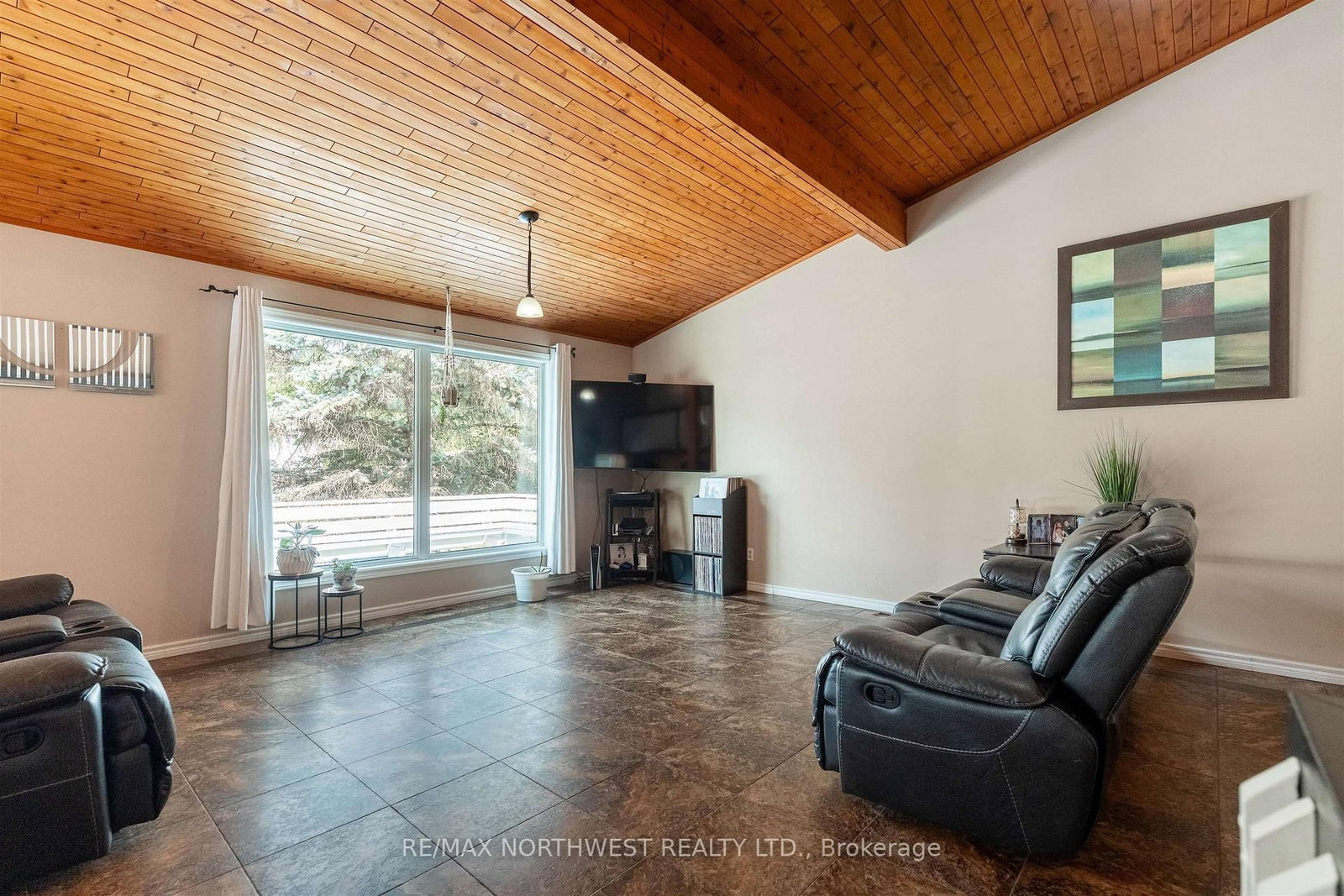 29 Amethyst Street • Kenora, ON photo 11