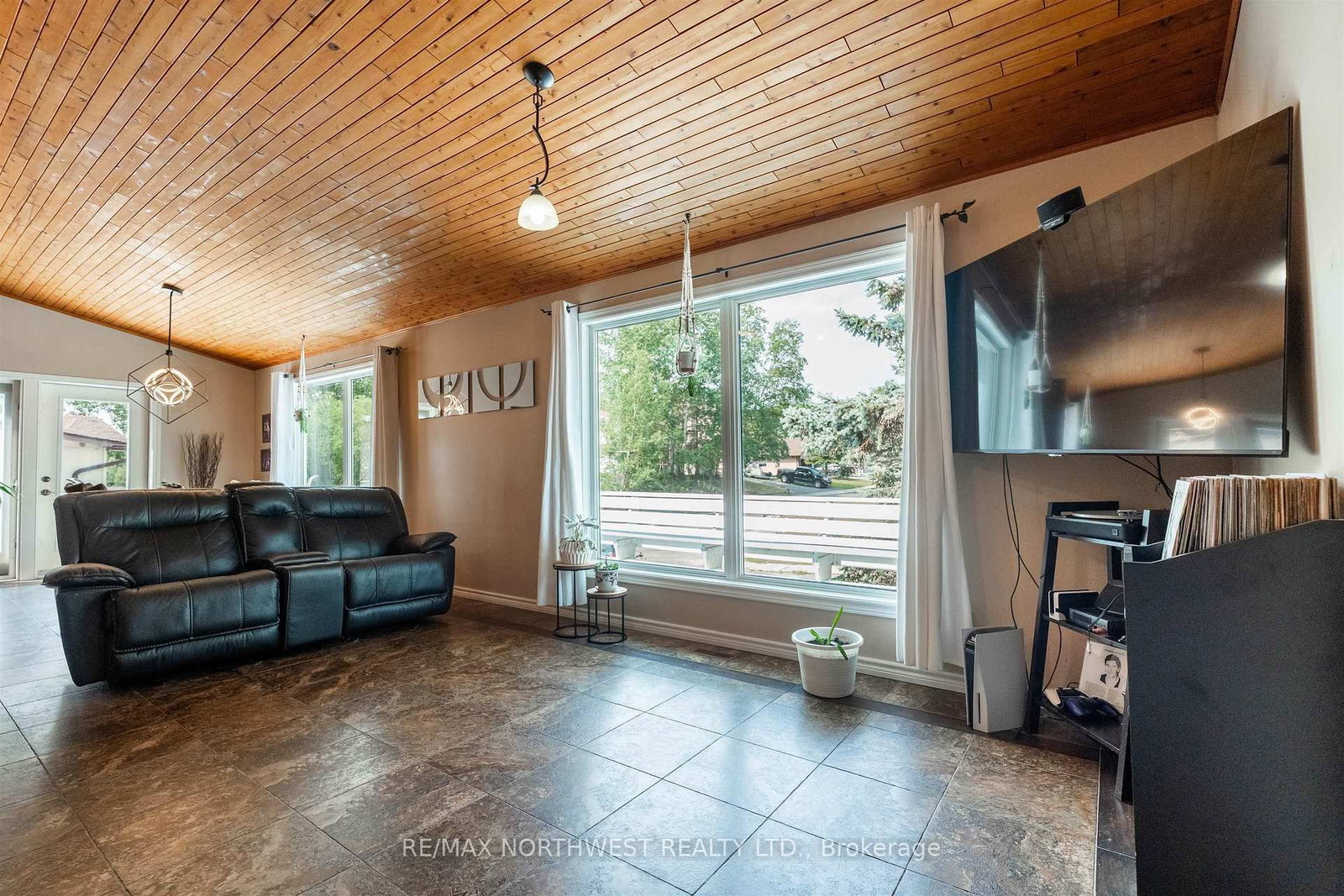 29 Amethyst Street • Kenora, ON photo 12