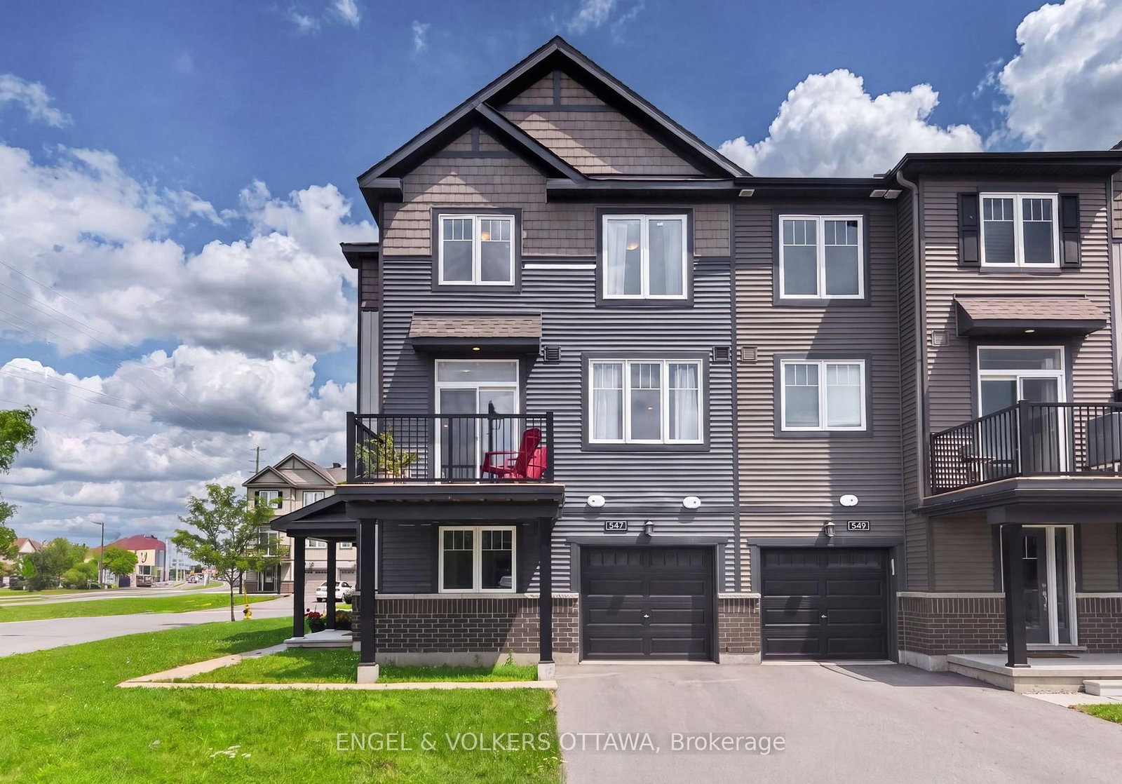 547 Clemency Crescent • Ottawa, ON photo 1