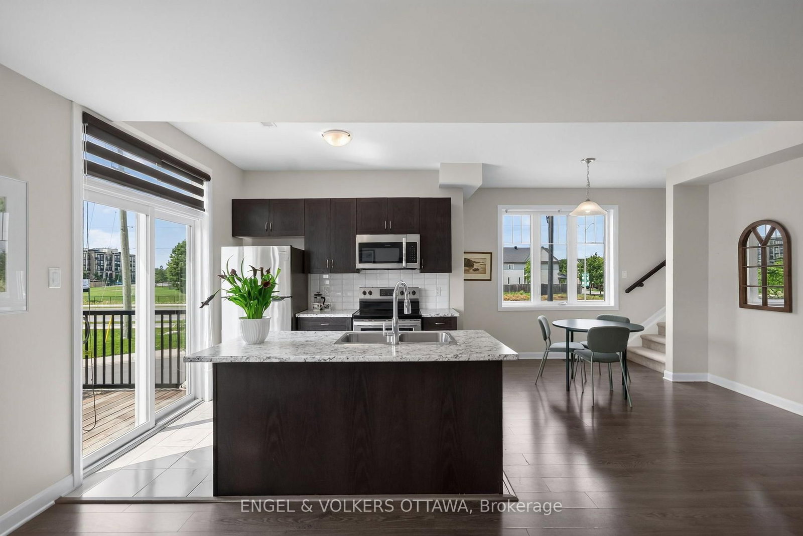 547 Clemency Crescent • Ottawa, ON photo 11