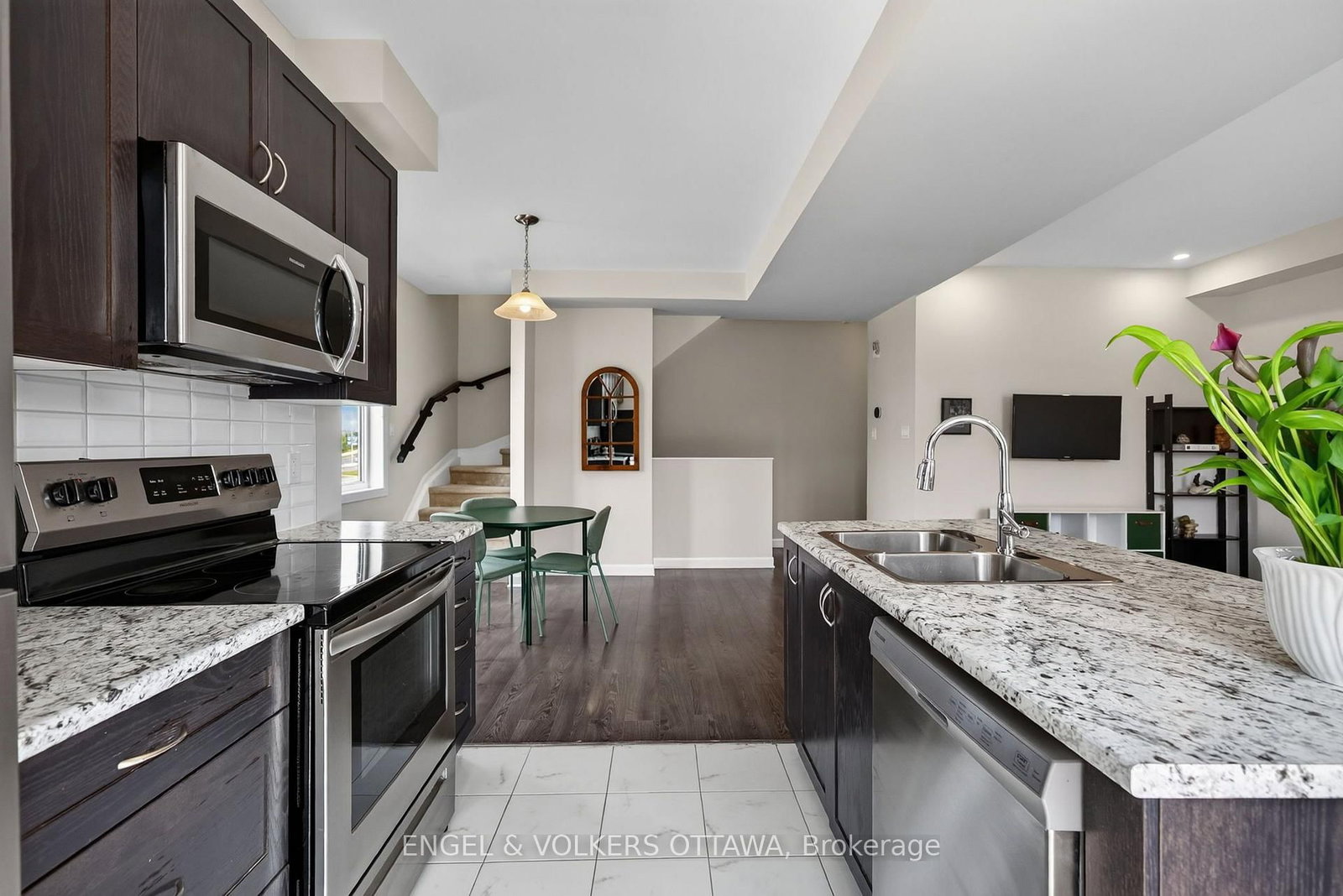 547 Clemency Crescent • Ottawa, ON photo 14