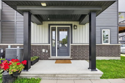 547 Clemency Crescent • Ottawa, ON photo 2