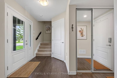 547 Clemency Crescent • Ottawa, ON photo 3