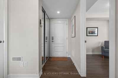 547 Clemency Crescent • Ottawa, ON photo 4