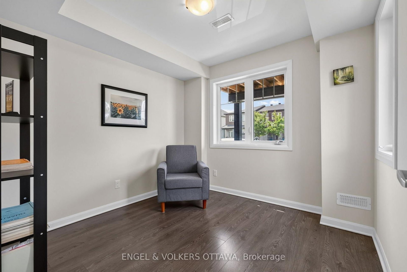 547 Clemency Crescent • Ottawa, ON photo 5