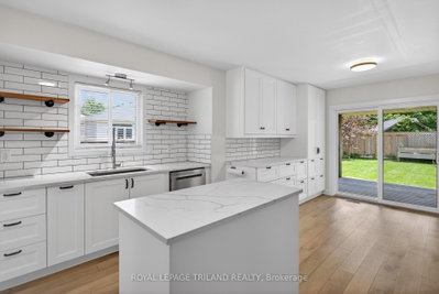 48 Cottonwood Drive • St. Thomas, ON photo 9