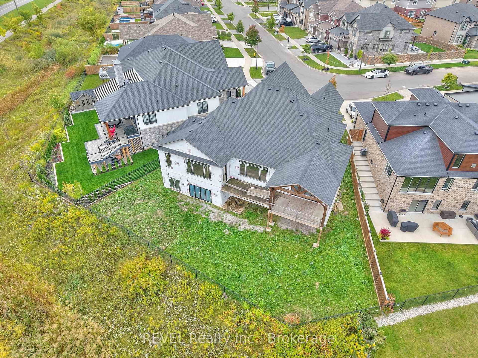 62 BERGENSTEIN Crescent • Pelham, ON photo 8