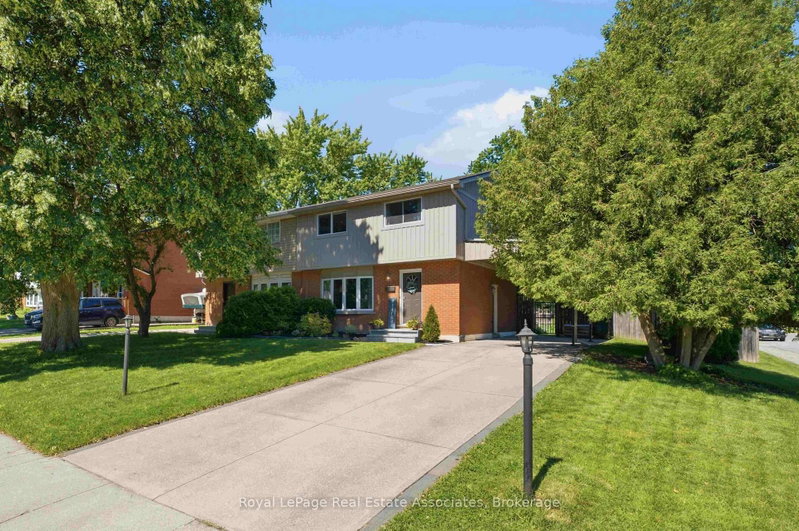 2 Wedgewood Avenue