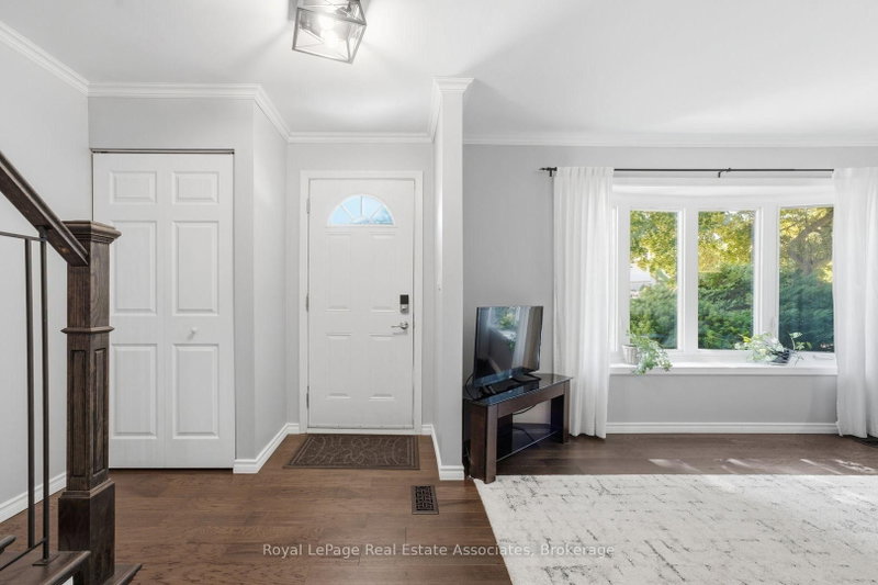 2 Wedgewood Avenue