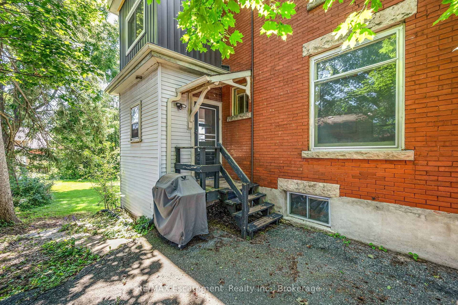 Listing Image 5