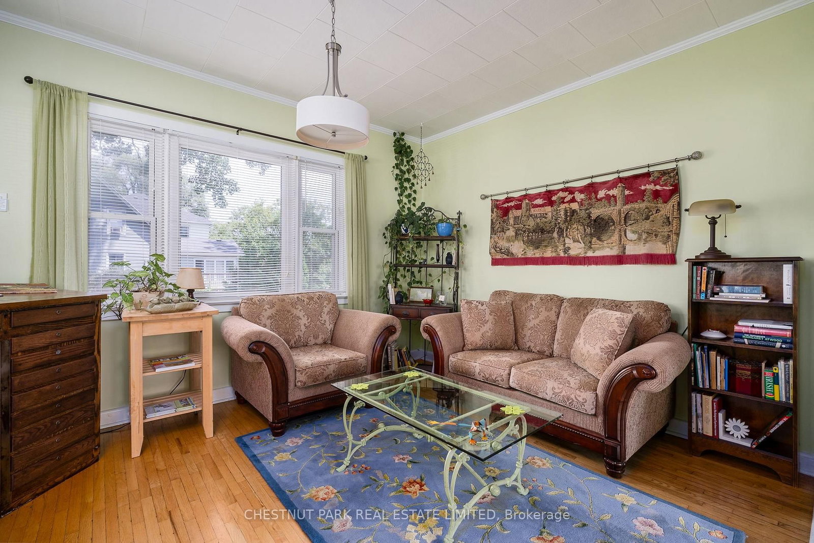 Listing Image 9