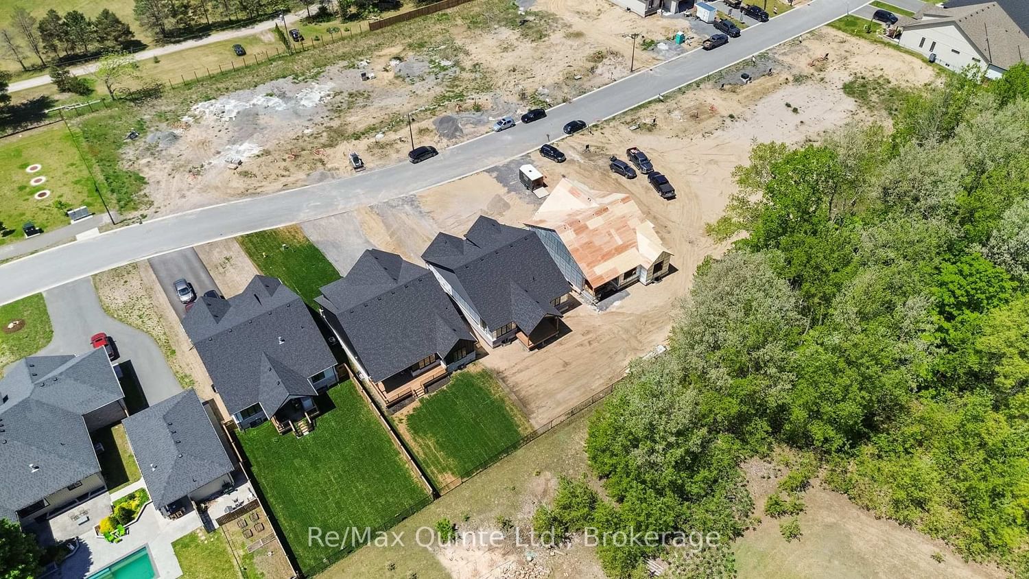 Listing Image 8
