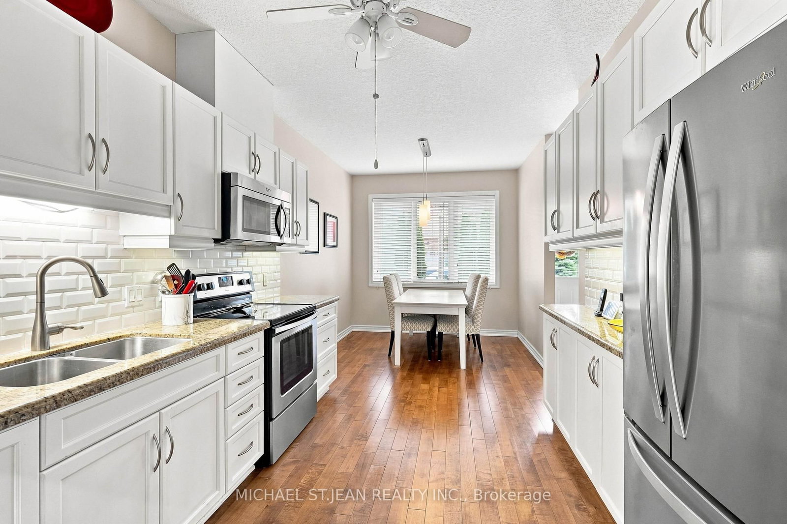 Listing Image 19