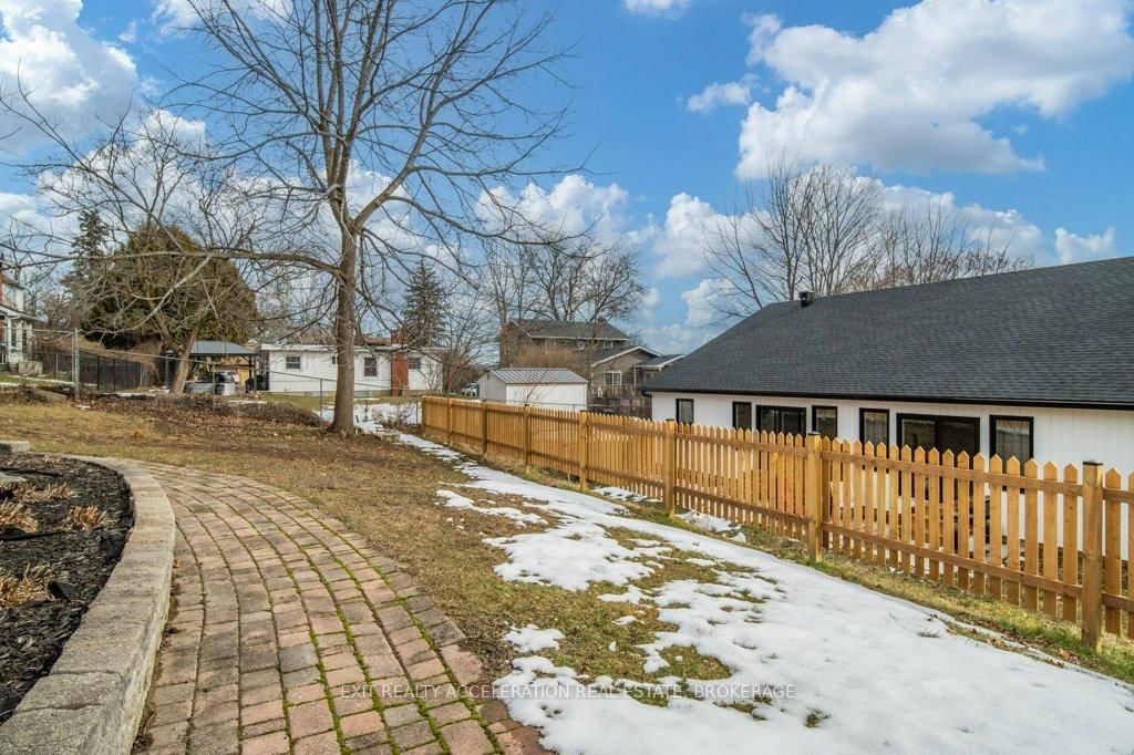 232 Dundas Street W • Greater Napanee, ON photo 37