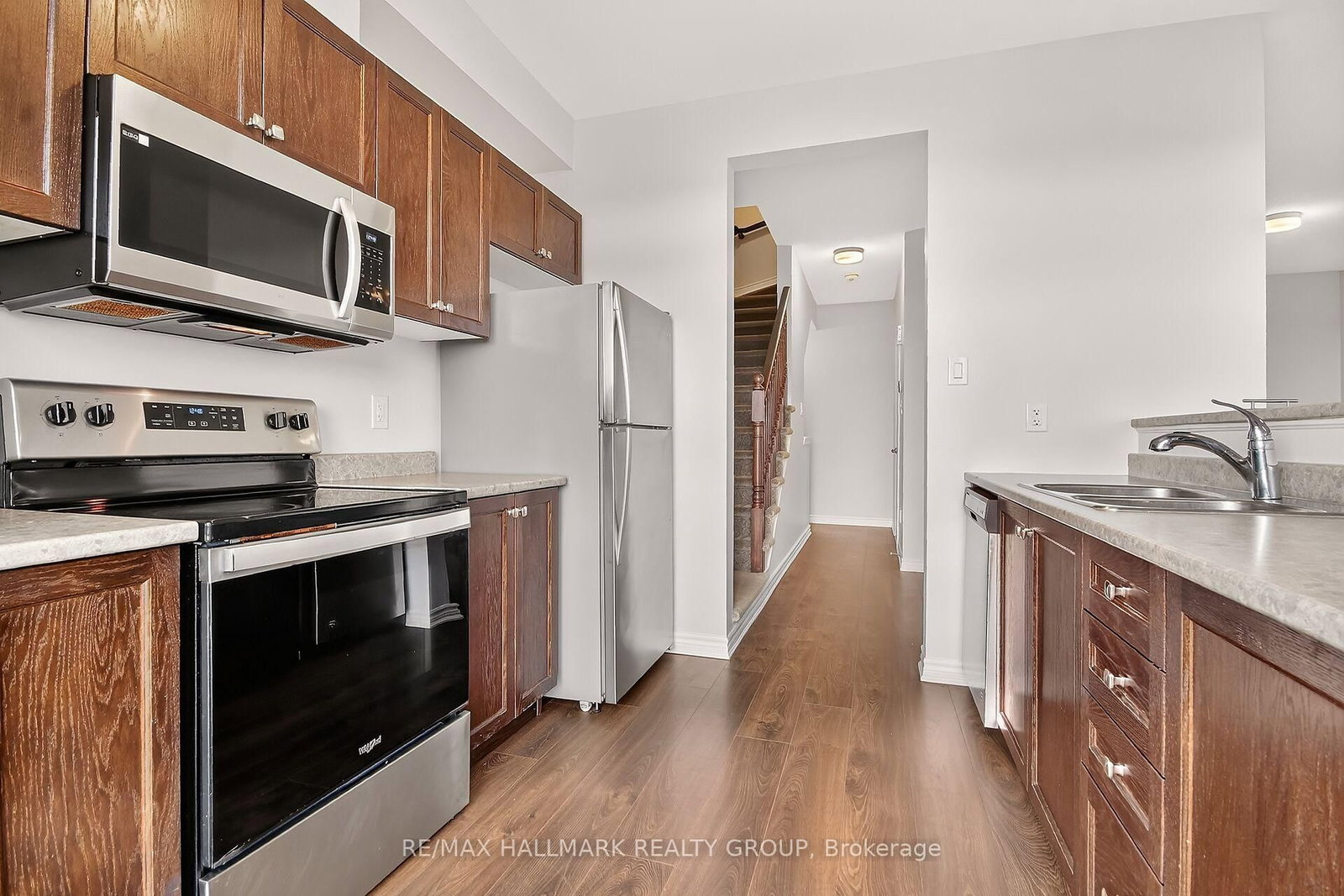 235 Hibernian Walk • Ottawa, ON photo 10