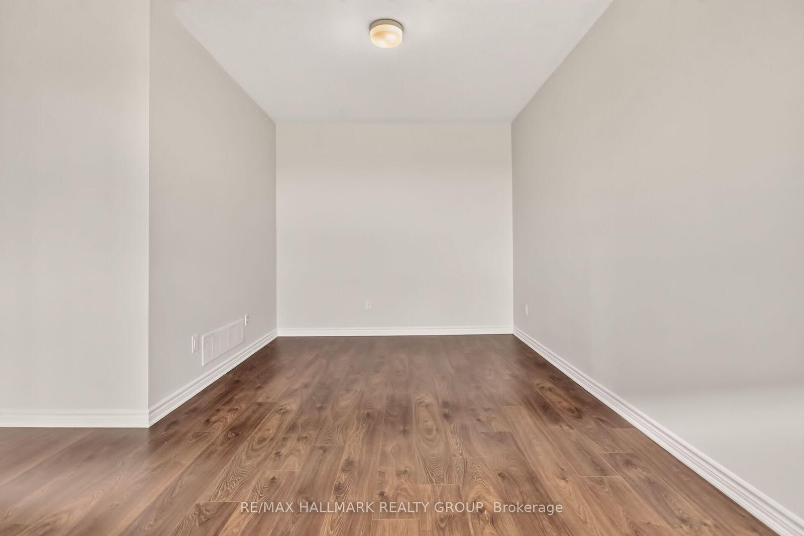 235 Hibernian Walk • Ottawa, ON photo 11