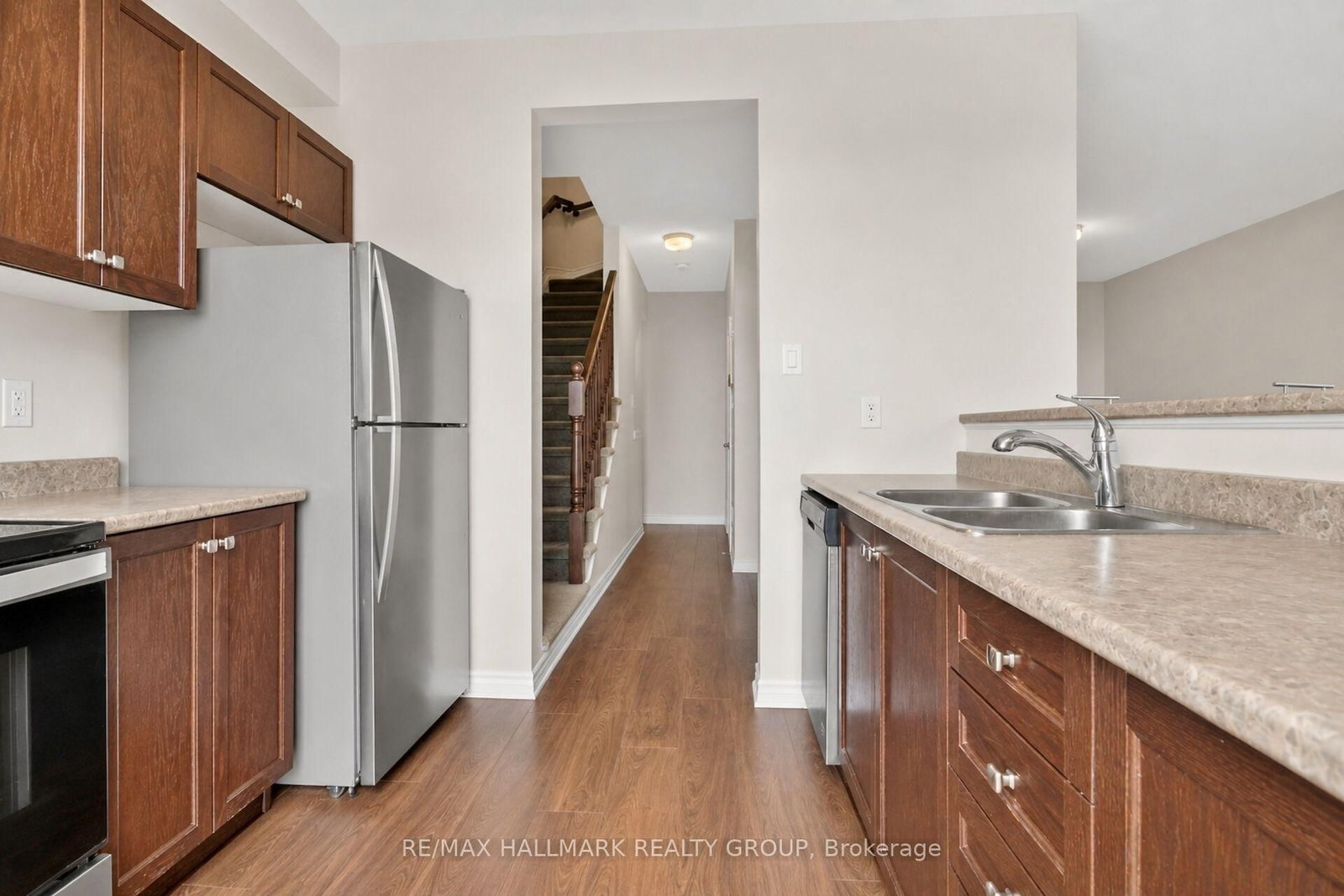 235 Hibernian Walk • Ottawa, ON photo 12