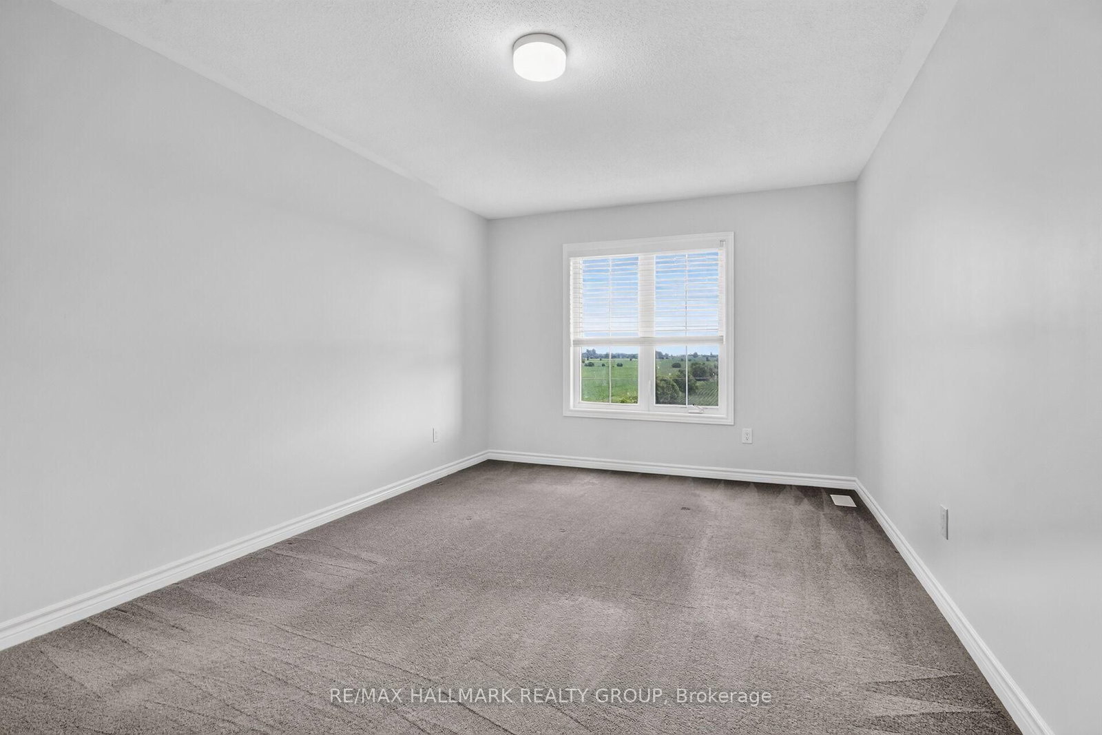 235 Hibernian Walk • Ottawa, ON photo 17