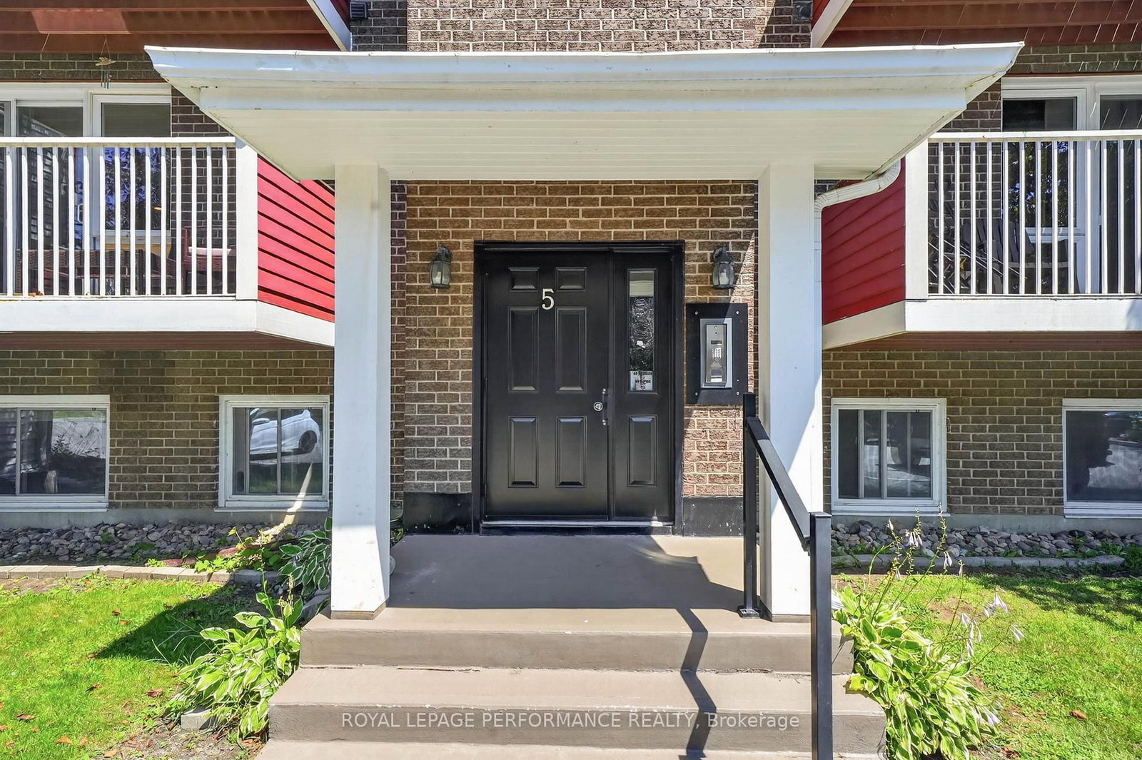 1589 St Bernard Street • #502 • Ottawa, ON photo 2