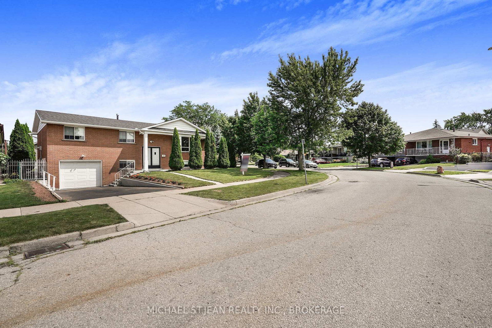 72 Eastbury Drive • Hamilton, ON photo 3