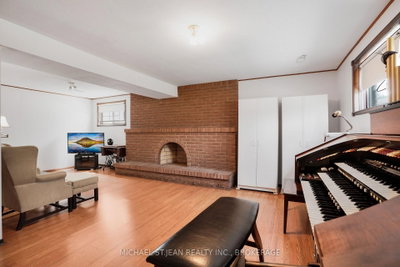72 Eastbury Drive • Hamilton, ON photo 4