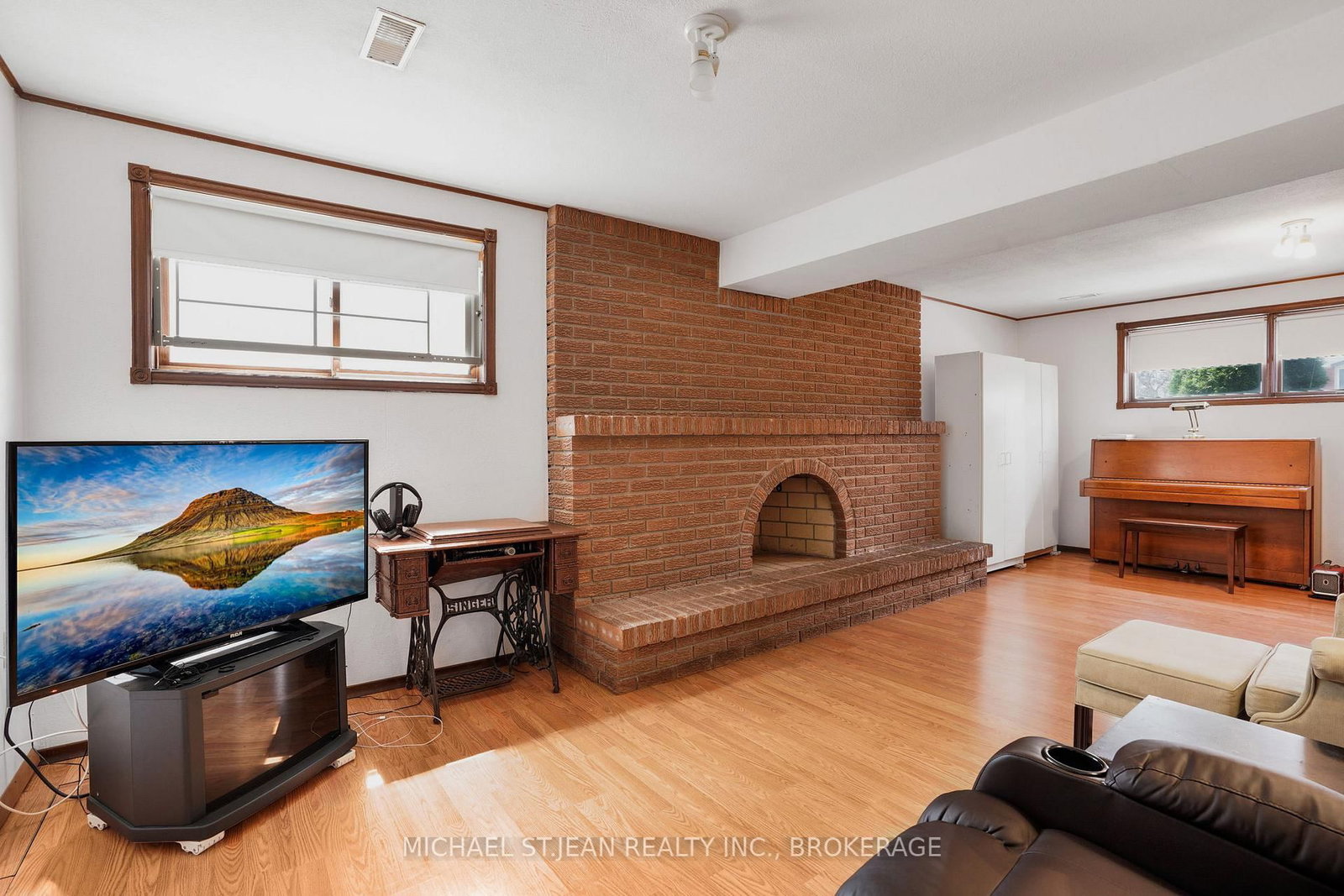 72 Eastbury Drive • Hamilton, ON photo 8