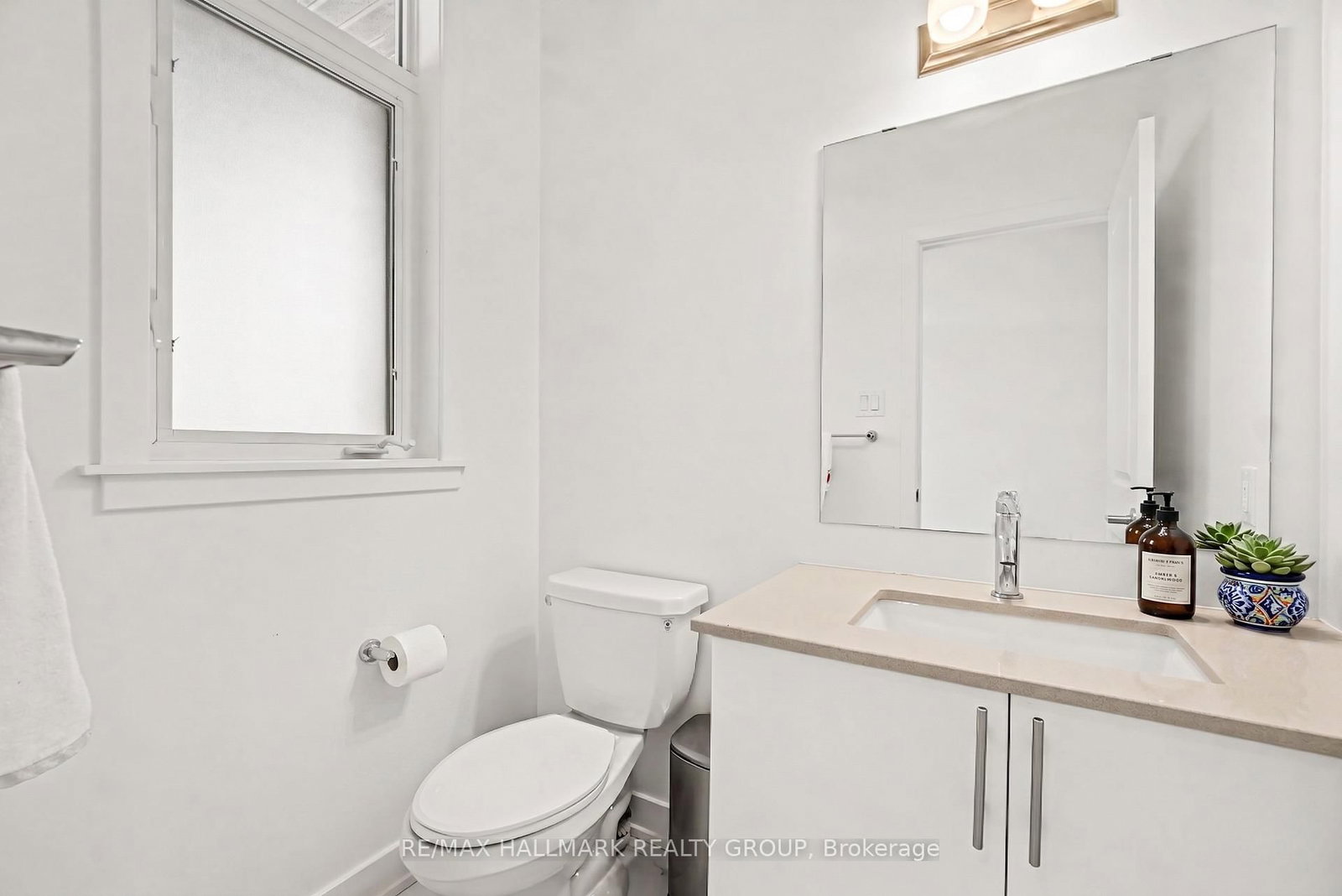 257 Joshua Street • Ottawa, ON photo 4