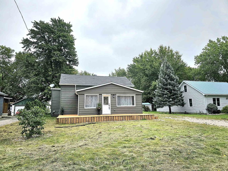 23 Ella Street S